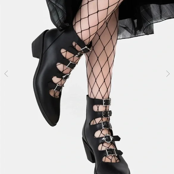 Sz 7 Bridgette Disturbia buckle booties :) - Picture 2 of 13